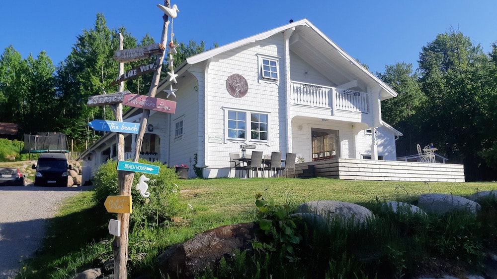 Stunning Sleeps 9 Lakeview Loghome Spa Yoga — Laxa