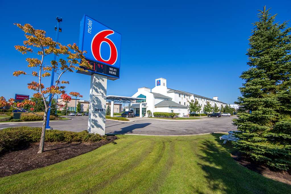 Motel6 Mississauga ON Toronto in Mississauga, Canada