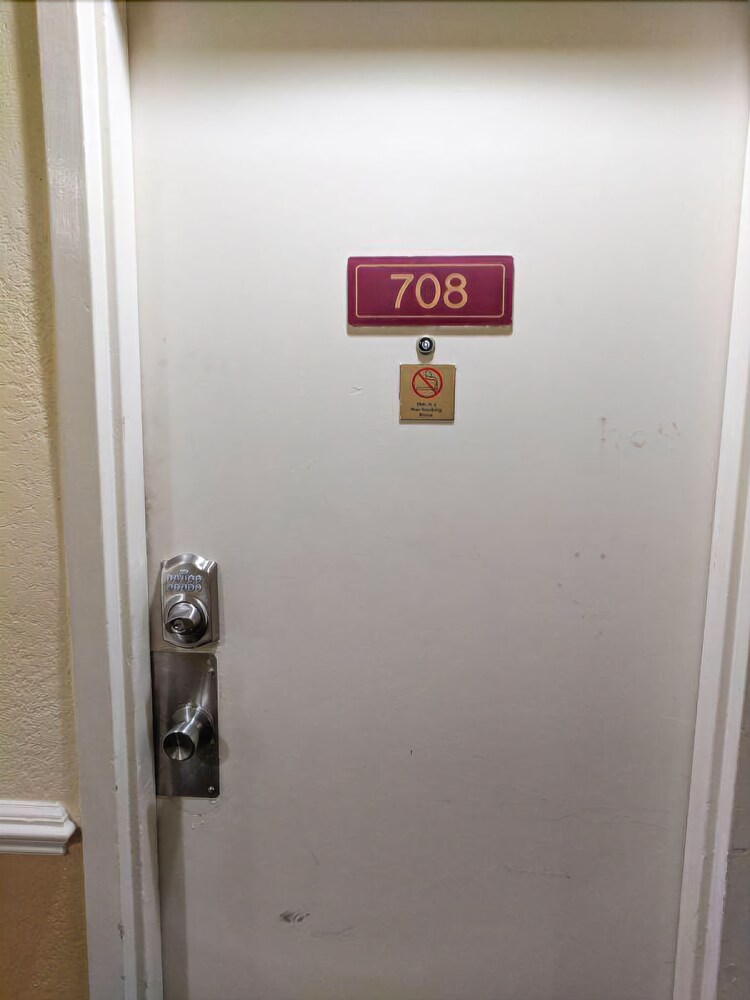 Landmark 708 - photo 11