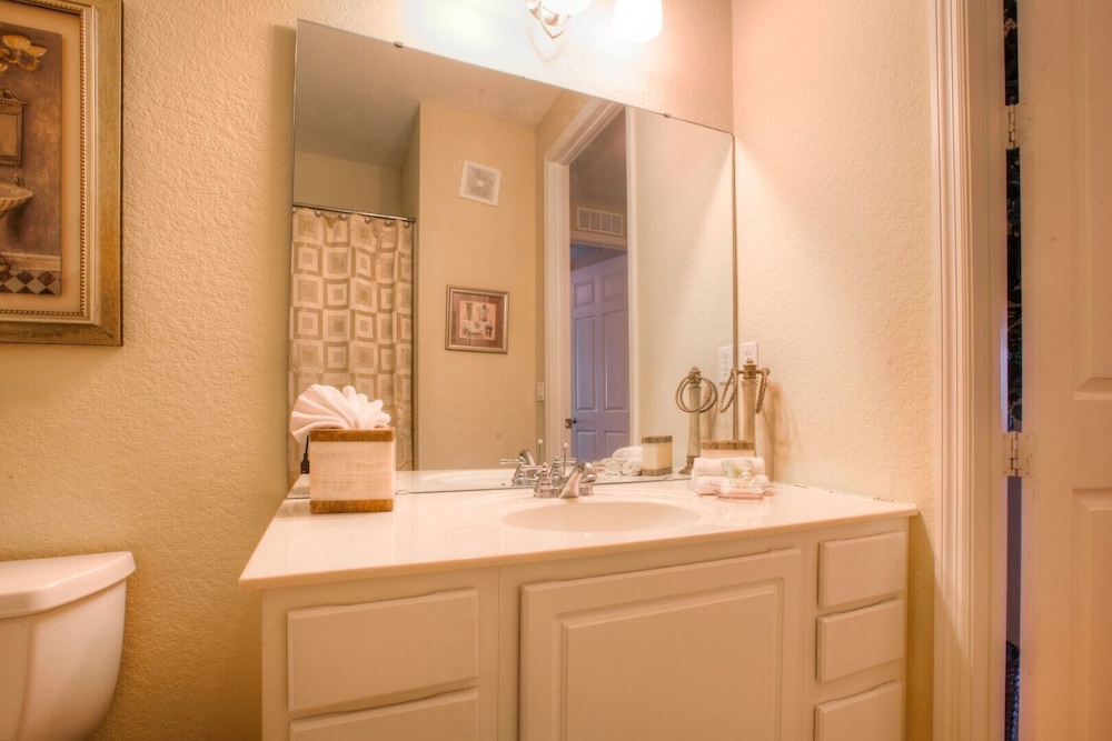 Lovely Third floor Vista Cay Resort Condo - photo 9