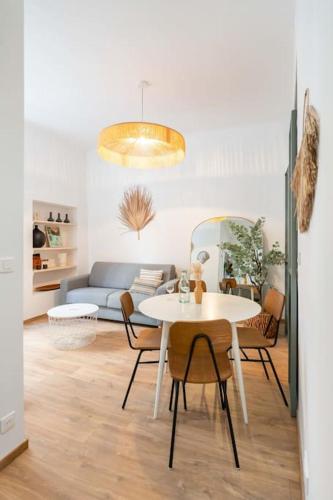 T2 Tout Confort Central Bord de Mer 100m Clim in La Ciotat, France