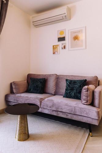 Brand New & Comfort Apartment L & L free parking close to beach