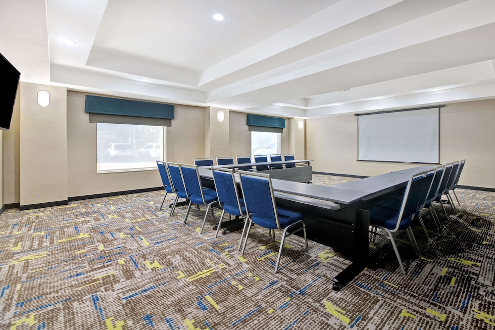 Hampton Inn & Suites Nacogdoches - photo 48