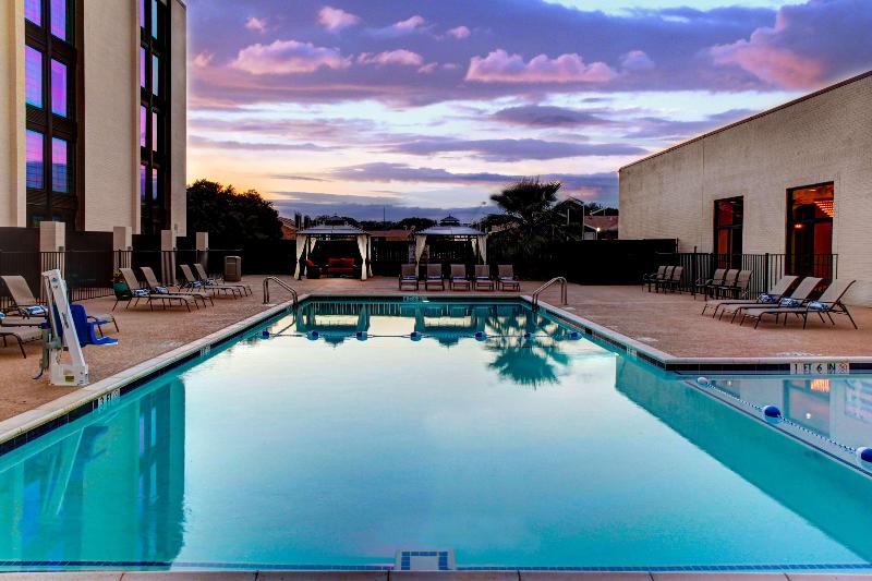 DoubleTree by Hilton Hotel Arlington DFW South — 4-Star Luxury Hotel in Arlington, United States