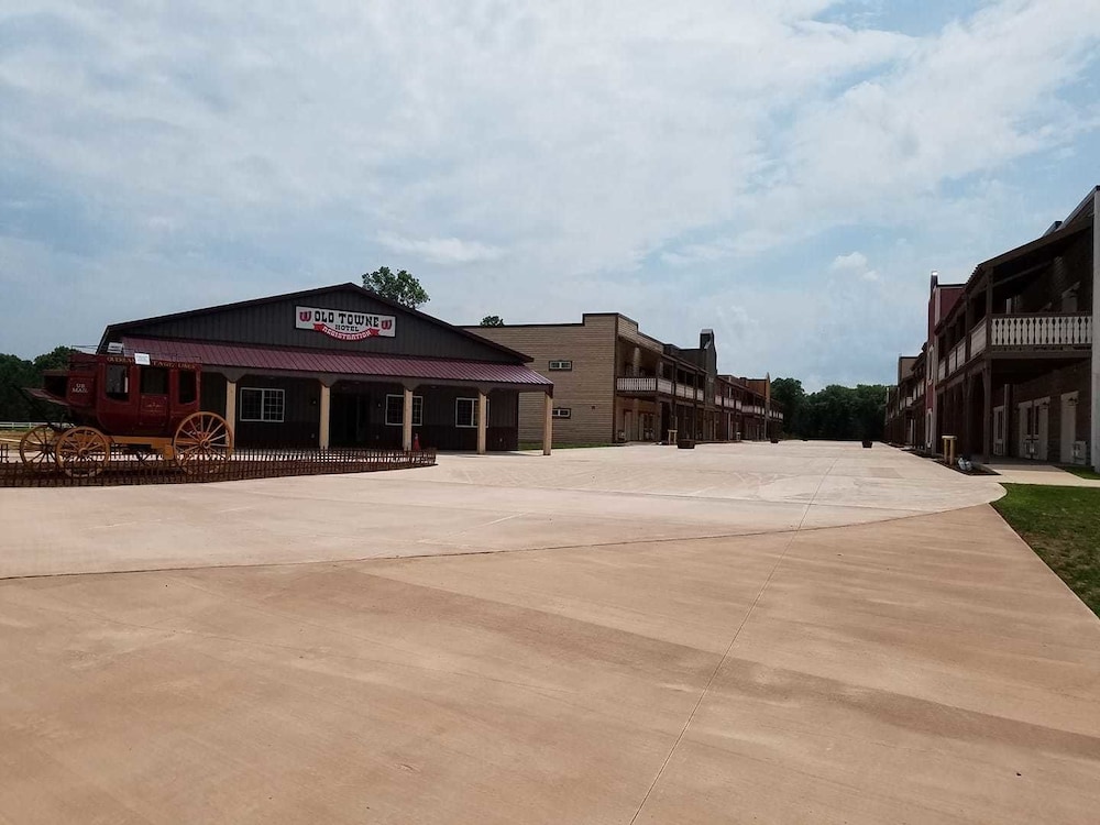 Woodside Old Towne Hotel — hotel in Mauston