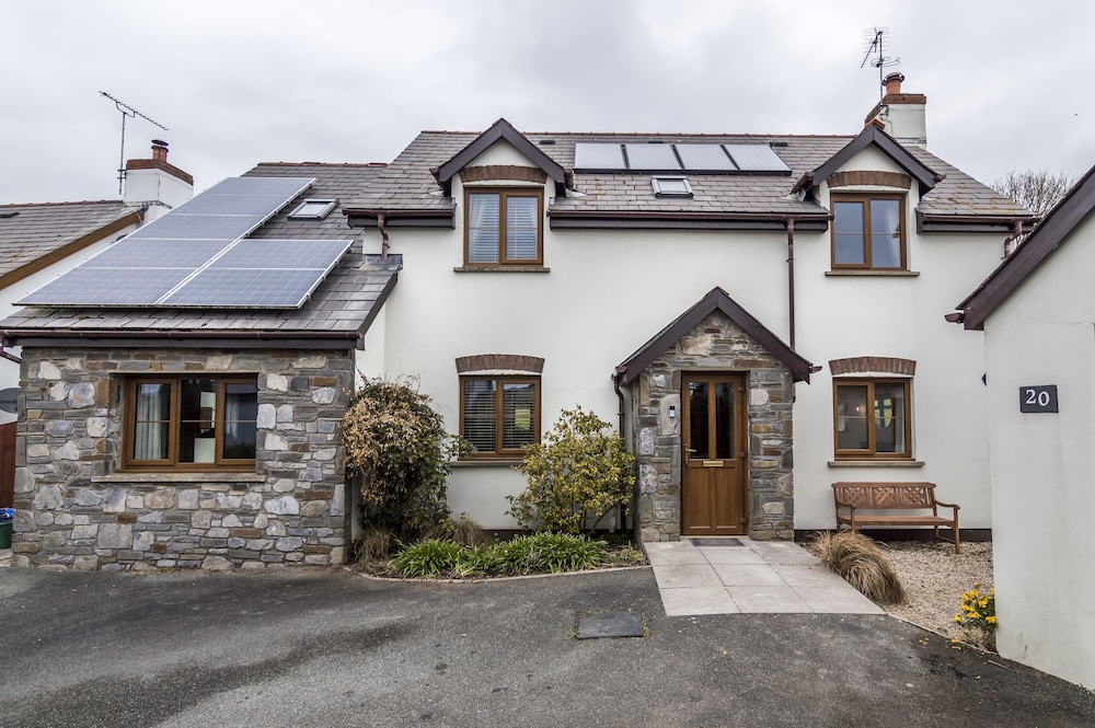 French Fields 4 Bedroom St Florence — 4-Star Luxury Hotel in Tenby, United Kingdom