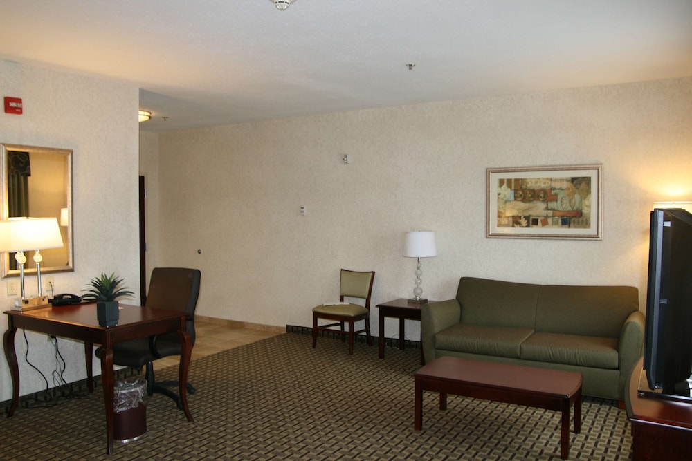 Hampton Inn & Suites Cleveland Mentor - photo 22