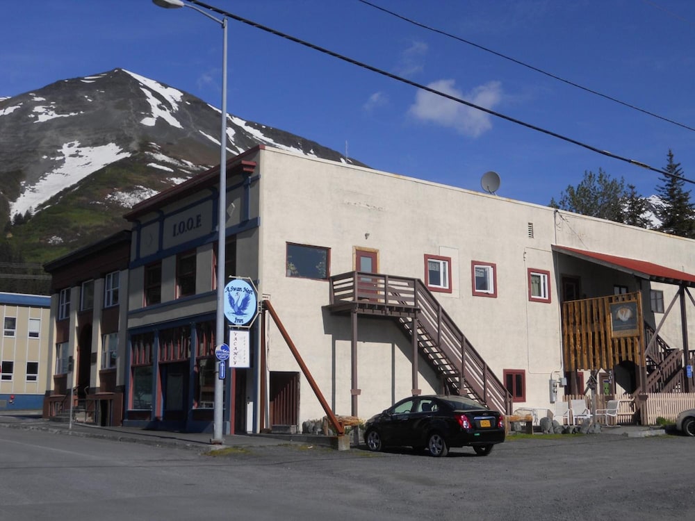 A Swan Nest Inn - photo 53