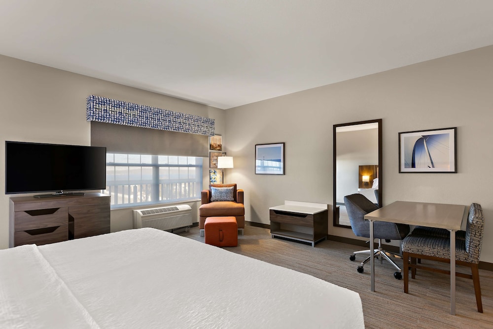 Hampton Inn & Suites by Hilton Petoskey - photo 37