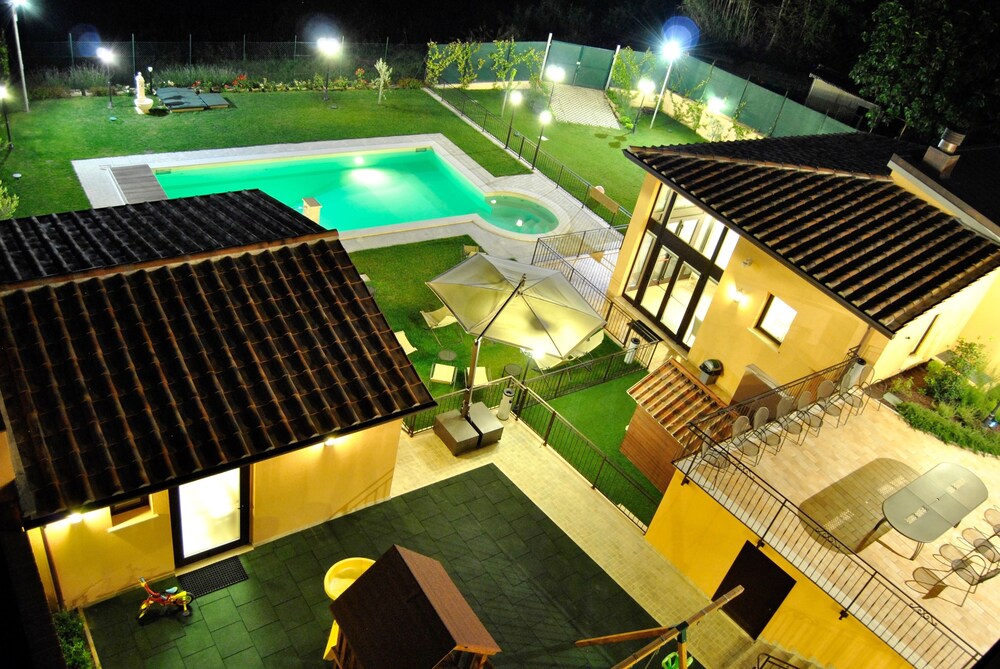 Appartamenti Brufa Civico VPSG 13 17 — hotel in Torgiano