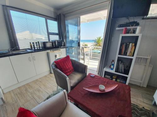 Atlantic Studio Compact unit with Sea Views