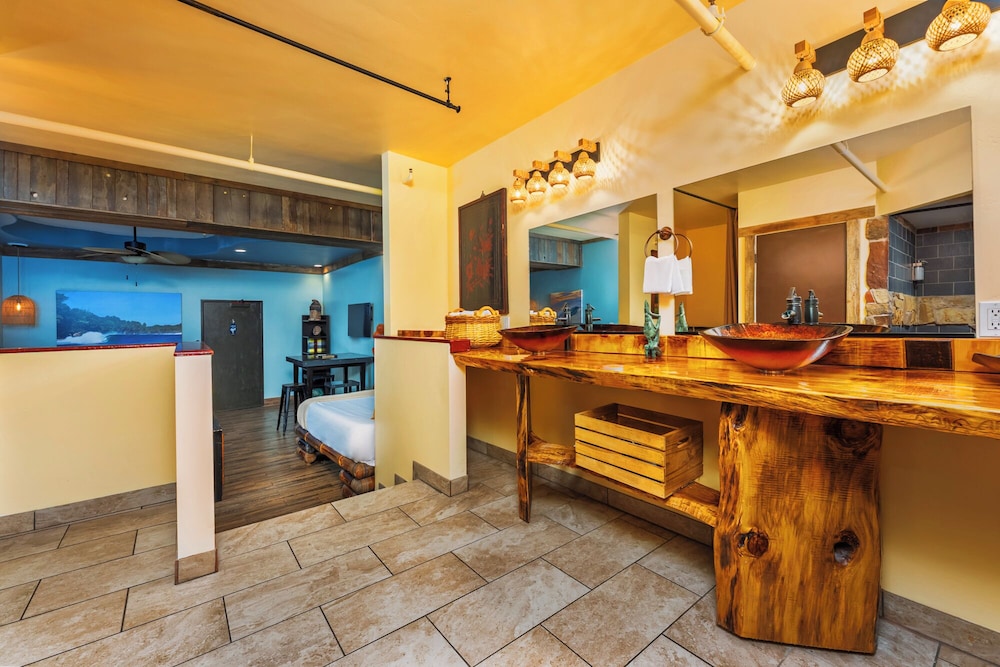 Nomads Hotel Near San Clemente Pier - photo 12
