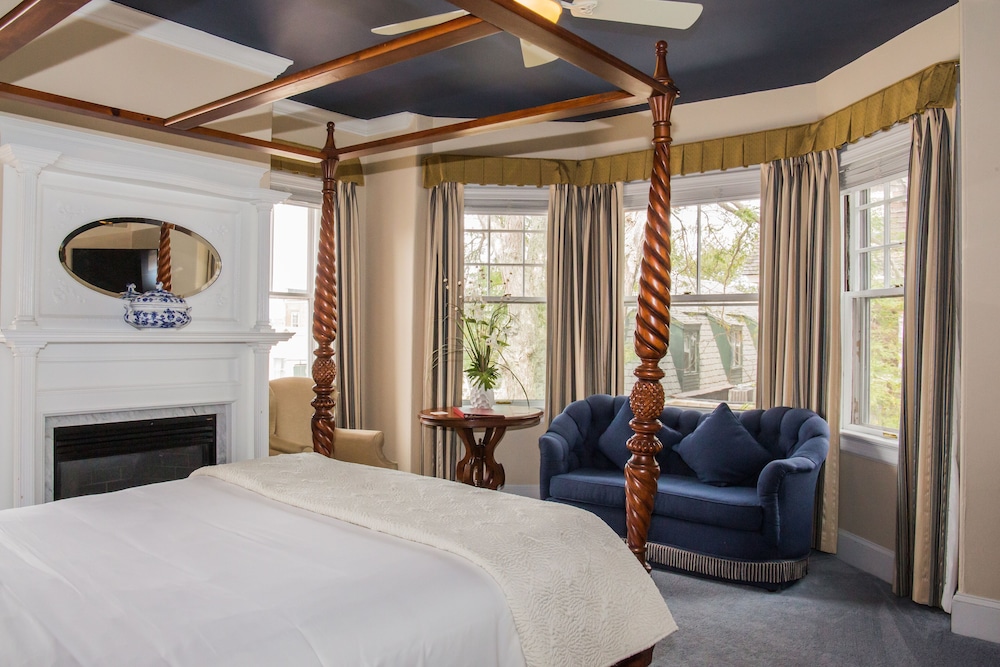 Almondy Inn - photo 40