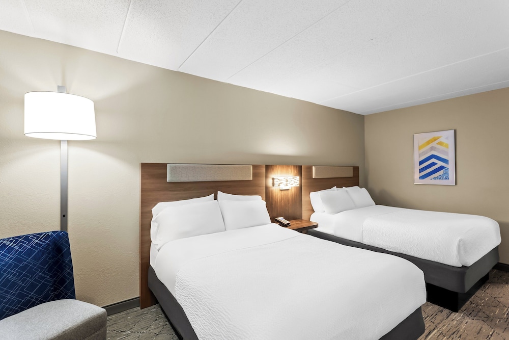 Holiday Inn Express Suites Charleston by IHG - photo 35