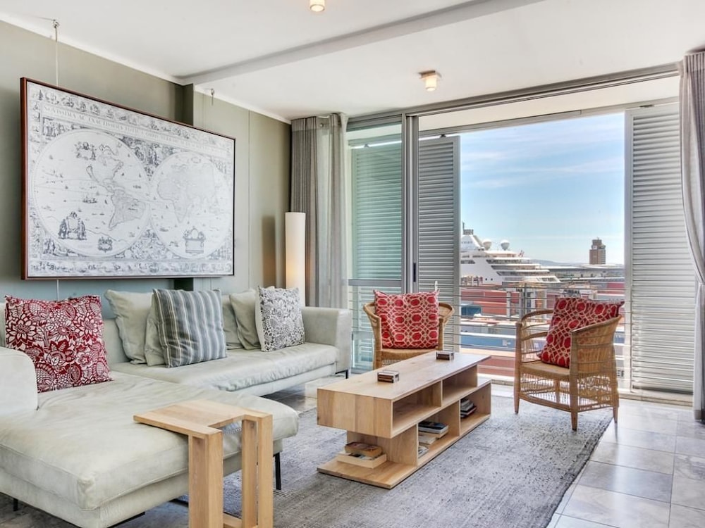 Harbour Bridge 417 by CTHA — 4-Star Luxury Hotel in Cape Town, South Africa