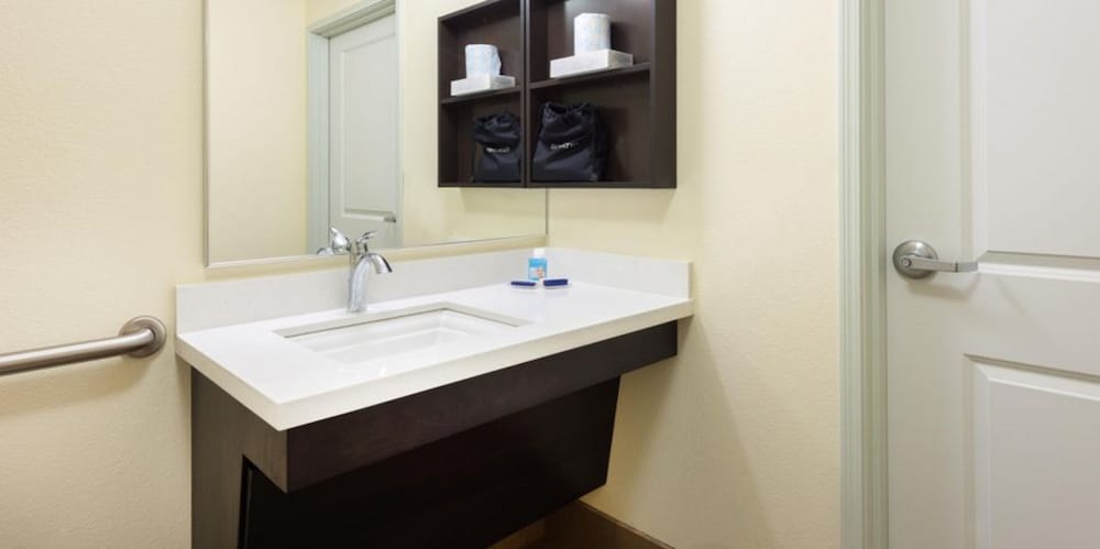 Candlewood Suites Pearl by IHG - photo 12