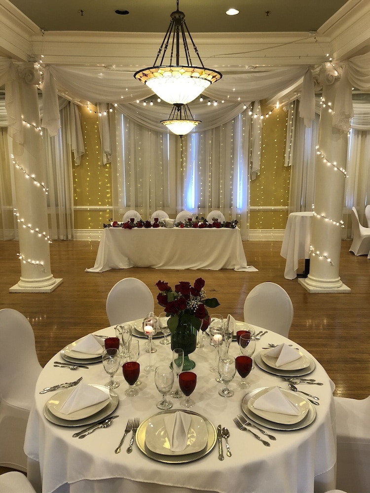 Stearns Hotel - photo 17