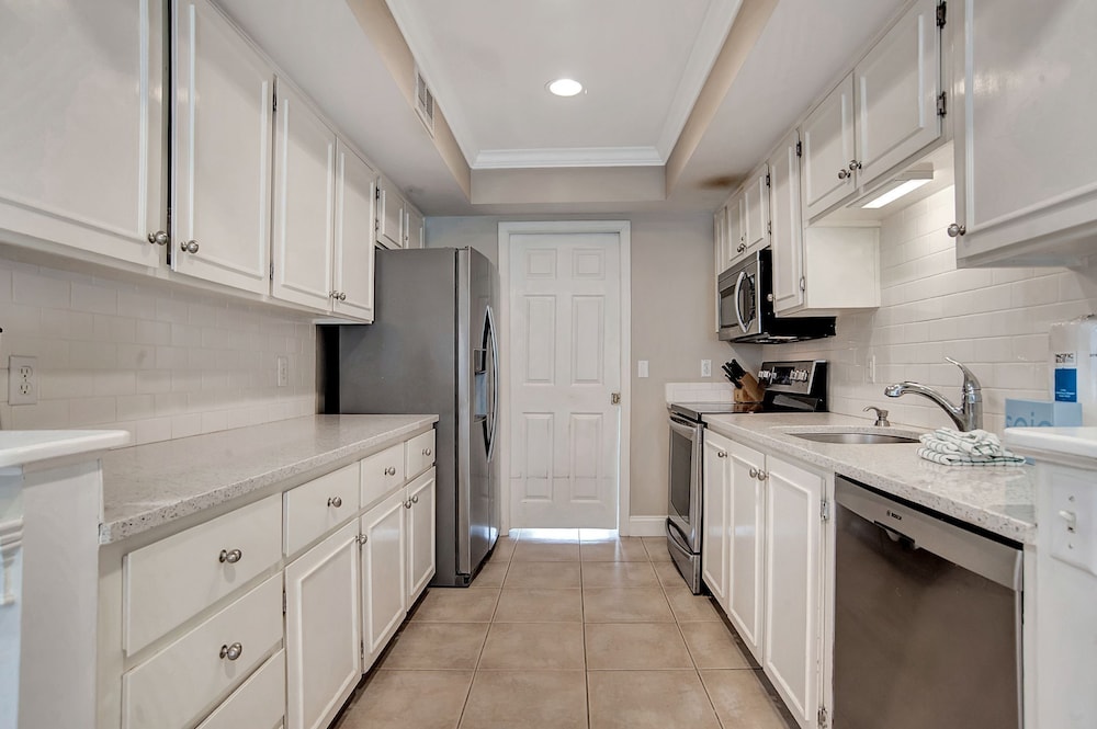 6 Windjammer Court at the Sea Pines Resort - photo 8