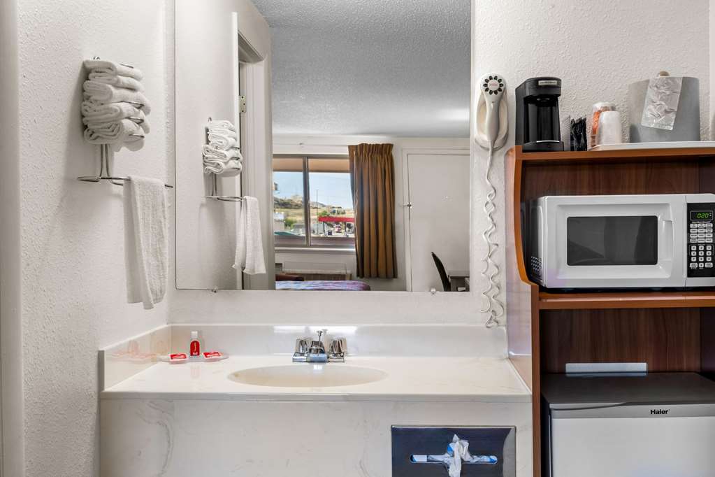Econo Lodge Miles City I 94 - photo 29