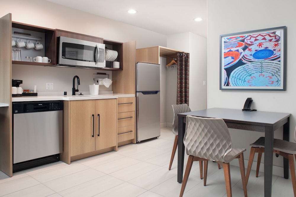Home2 Suites by Hilton Albuquerque Airport - photo 24