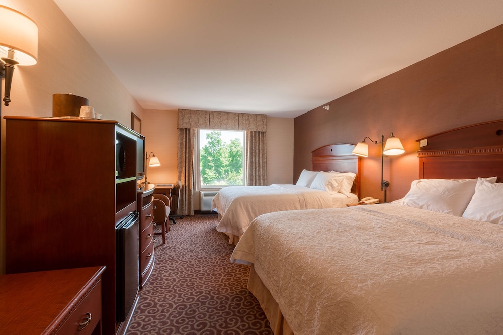 Hampton Inn Goshen - photo 8