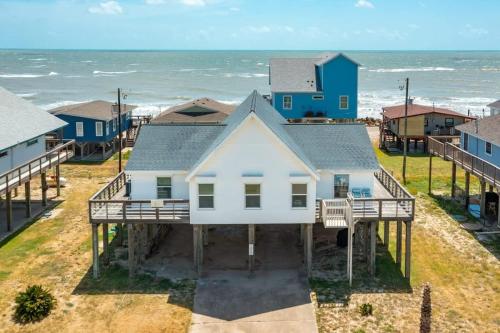 Sailor’s Delight Gleaming Ocean Huge Sea Deck in Freeport, United States