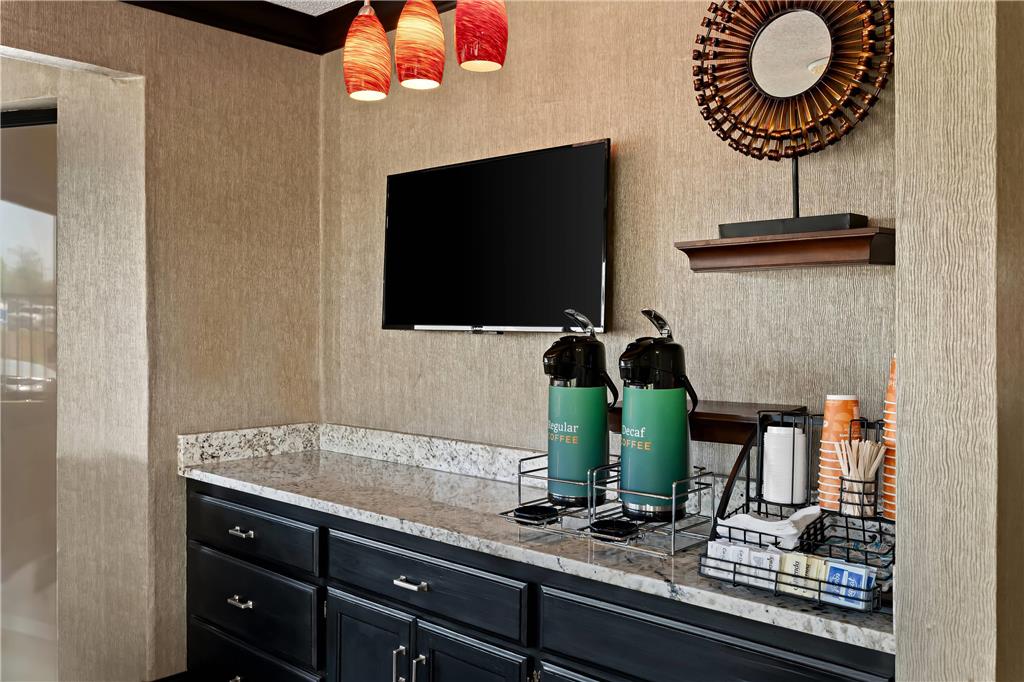Quality Inn & Suites - photo 38
