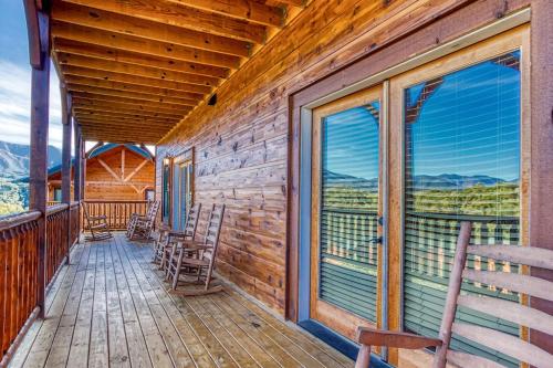 Living The Dream Mtn Views Theater Room 560 FREE tickets each paid day - photo 22