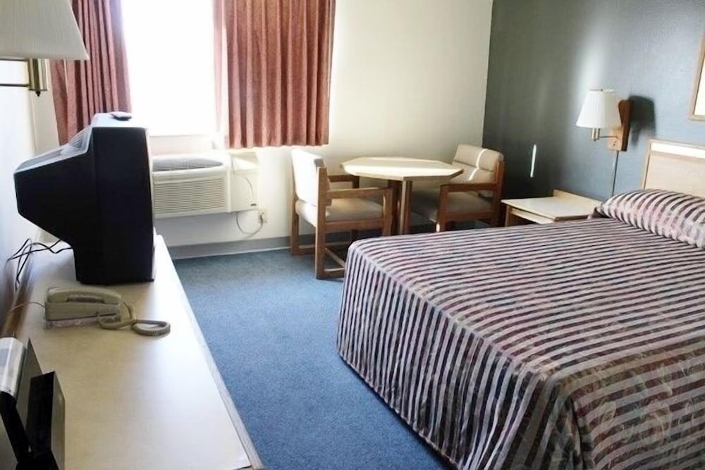 Colorado River Value Inn - photo 8