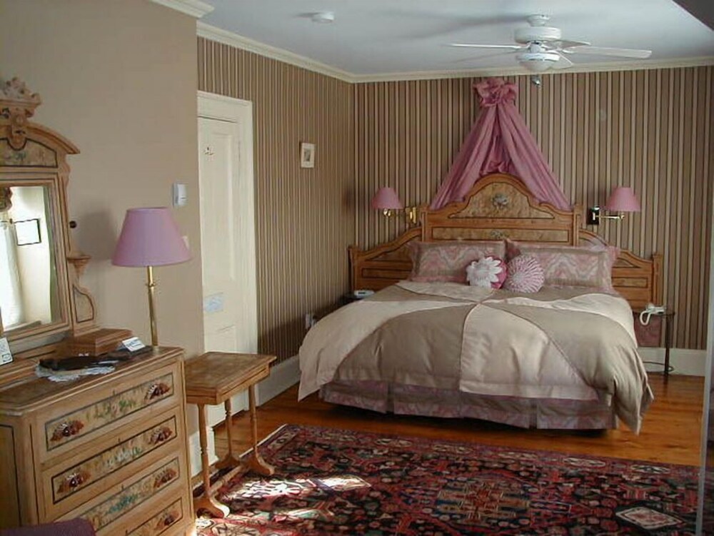 Shipwright Inn — Charlottetown — photo 3