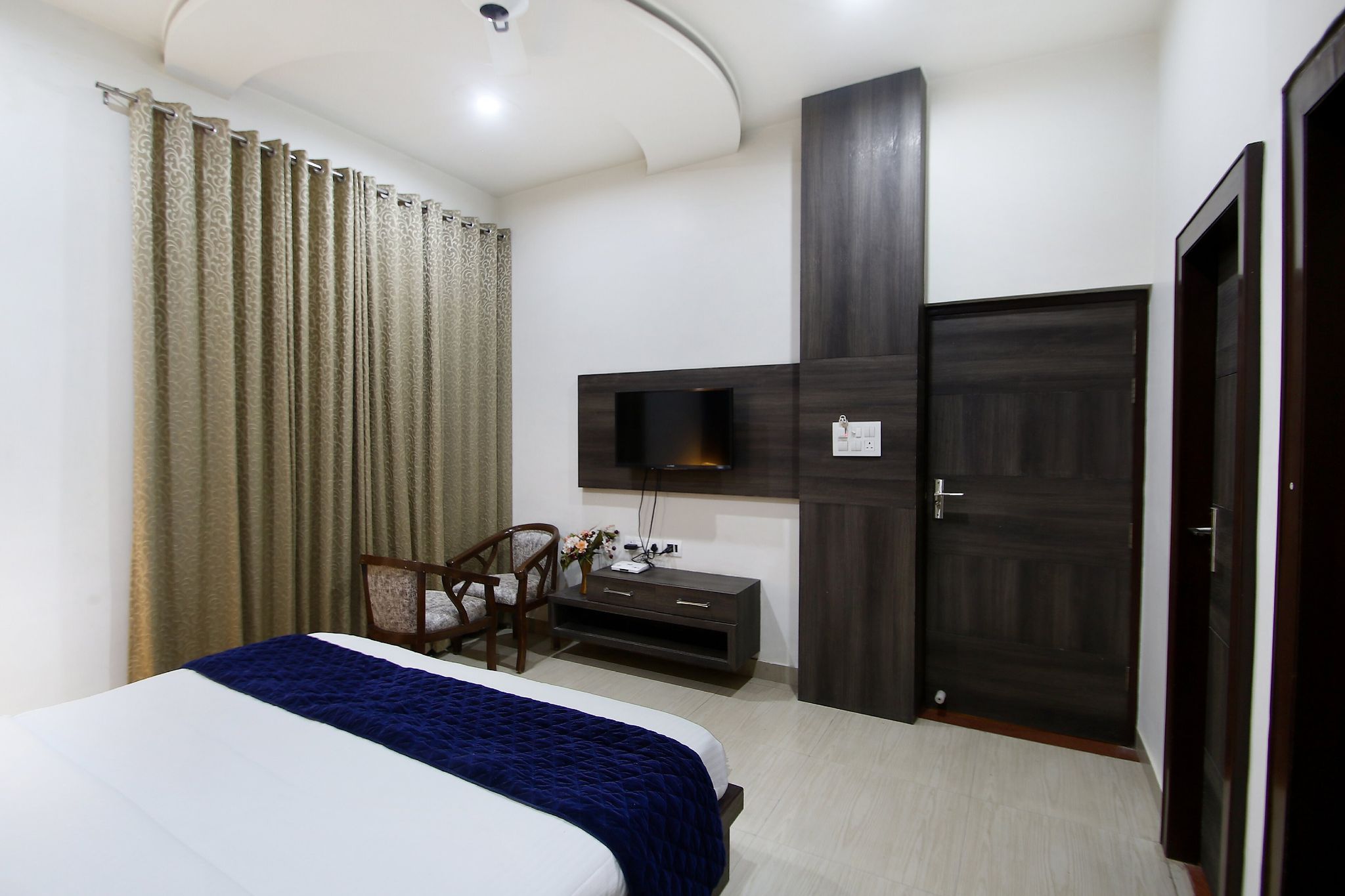 Goroomgo Galaxy Mathura in Mathura, India