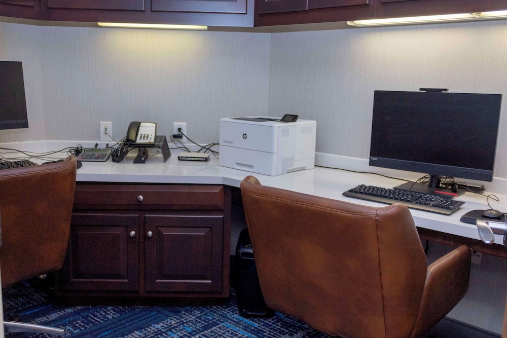 Hampton Inn & Suites Riverton - photo 70