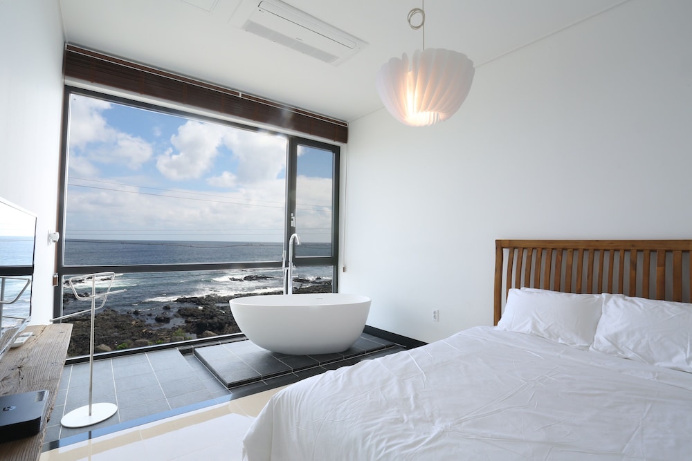 The Villas Ocean Family — 4-Star Luxury Hotel in Seogwipo, South Korea