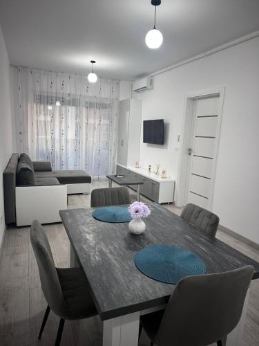 Adora 3 Luxury 21741492 — Arad