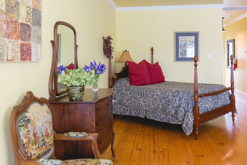 High Cotton Inn - photo 8