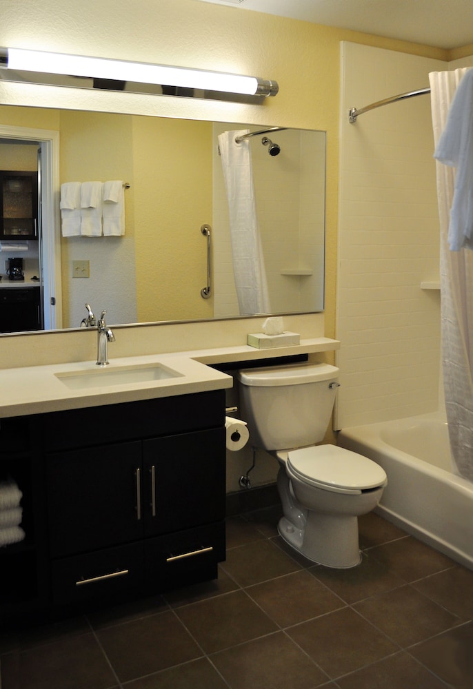Candlewood Suites Bay City by IHG - photo 27