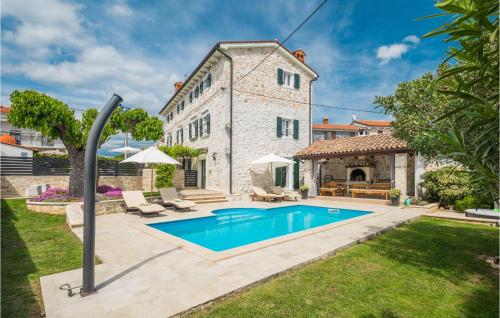 4 Bedroom Cozy Home In Dracevac — 4-Star Luxury Hotel in Porec, Croatia