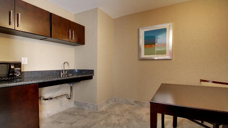 Holiday Inn Express & Suites Jackson Downtown Coliseum by IHG - photo 37