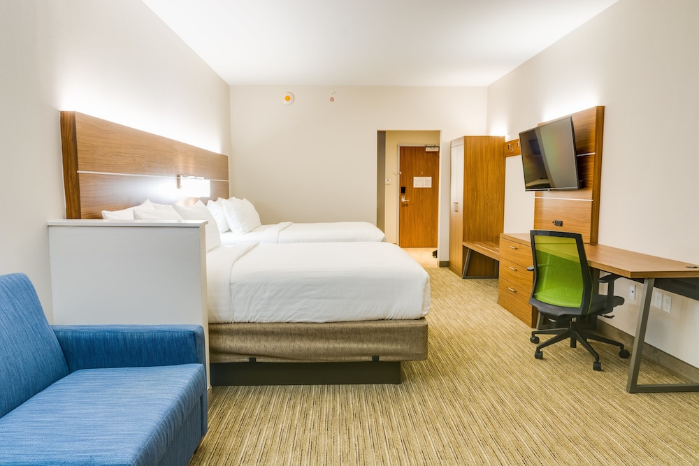 Holiday Inn Express & Suites Russellville by IHG - photo 13