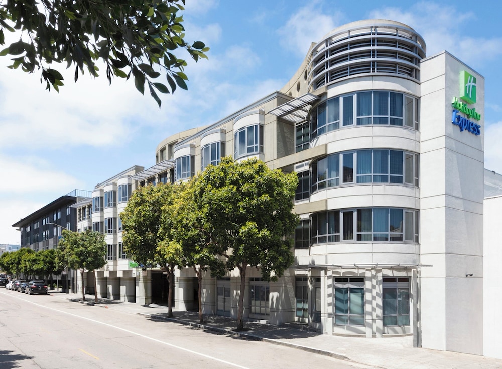 Holiday Inn Express and Suites Fisherman's Wharf by IHG - photo 51