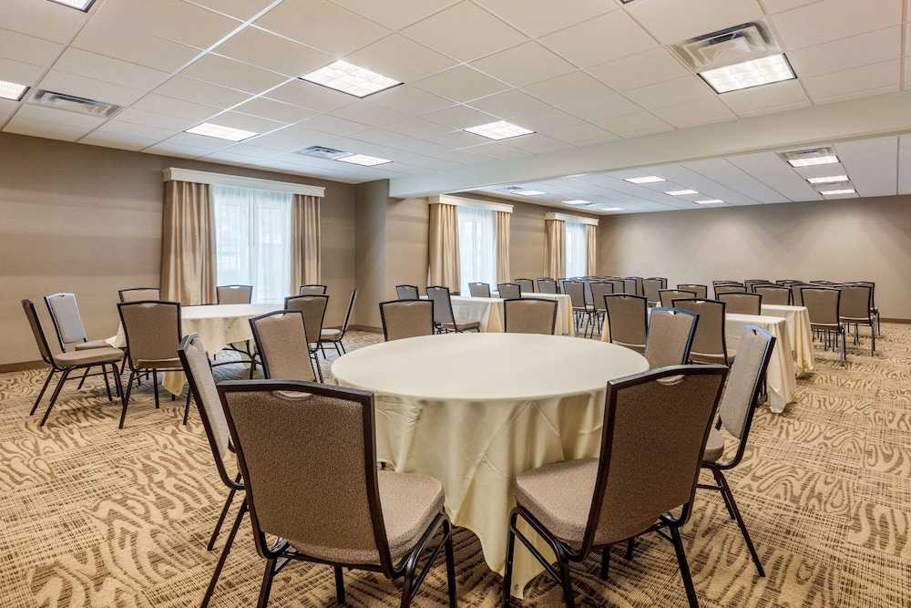 Comfort Inn & Suites Schenectady Scotia - photo 48