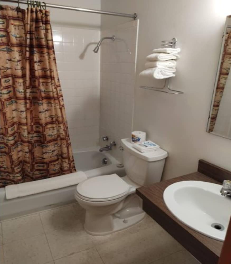 Love Hotels Voyageur by OYO at International Falls MN - photo 32