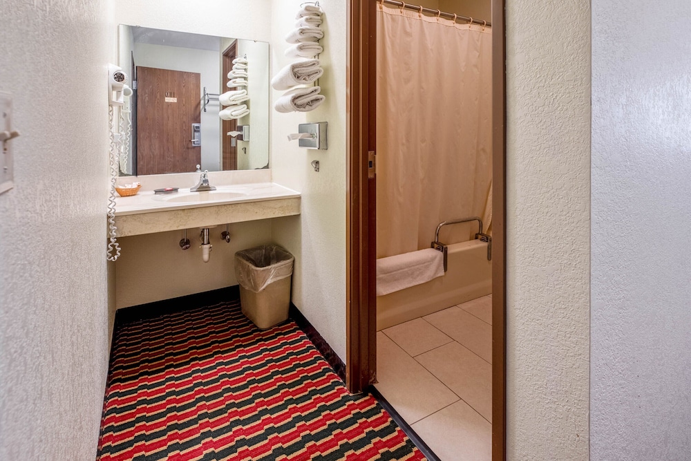 OYO Hotel Chesaning Route 52 & Hwy 57 - photo 71
