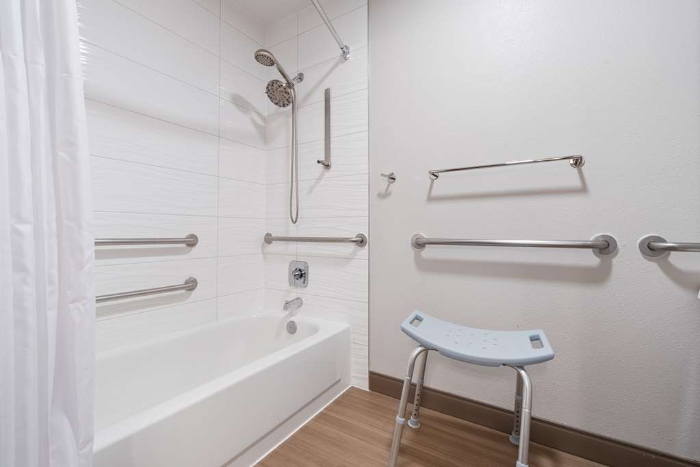 Best Western Lake Oswego Portland Hotel & Suites - photo 78