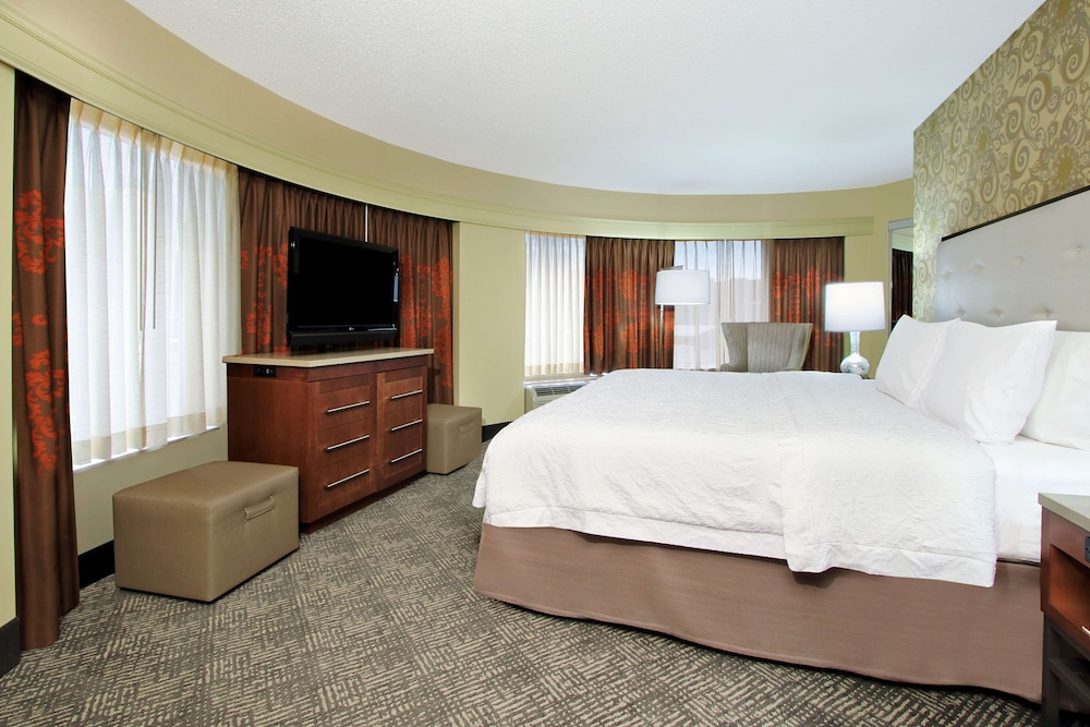 Hampton Inn & Suites Columbus Downtown - photo 31