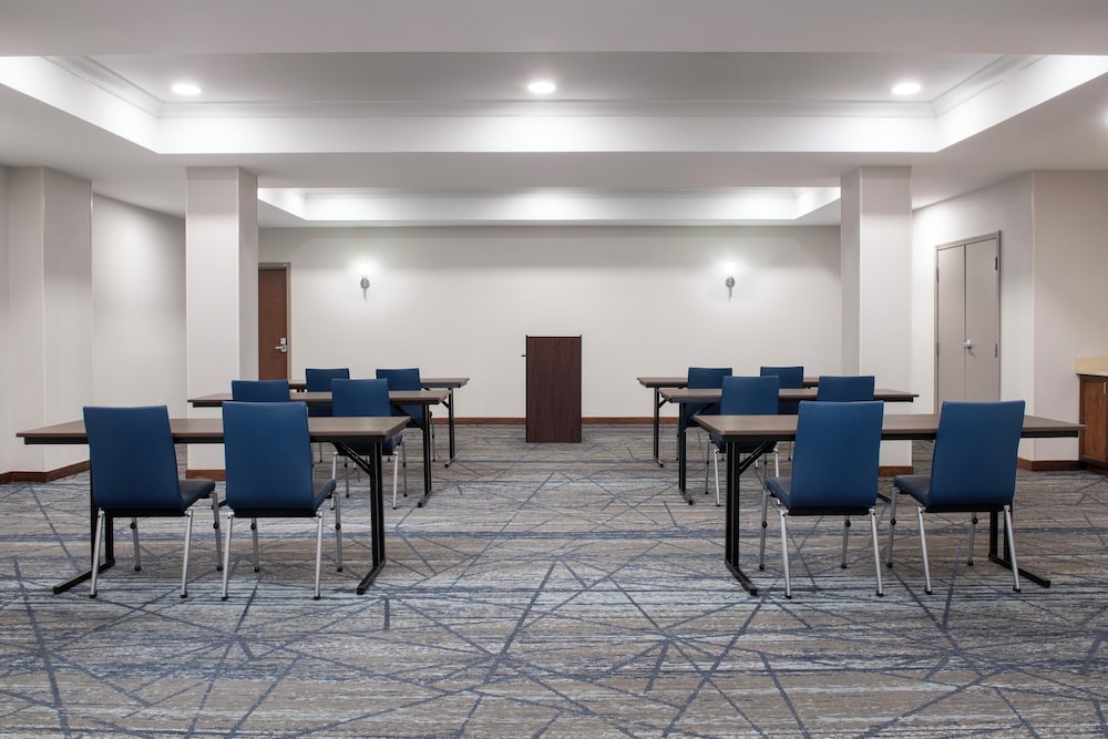 Holiday Inn Express Alexandria Fort Belvoir - photo 44