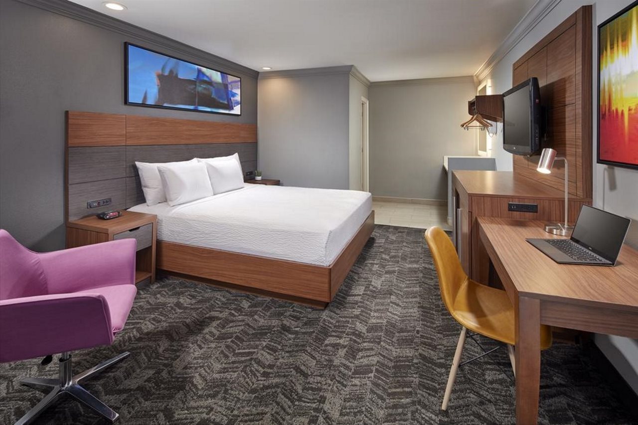 Studio Inn and Suites at Promenade Downey - photo 11