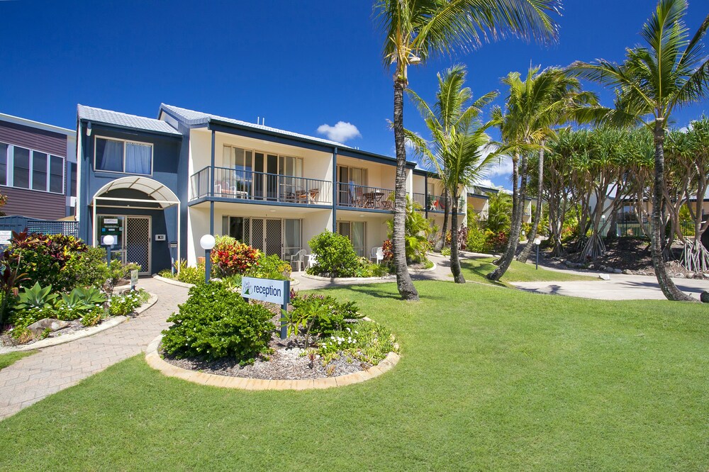 Beach Breakers Resort — hotel in Sunrise Beach