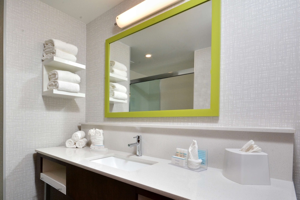 Hampton Inn & Suites by HIlton Charlotte North I 485 - photo 54