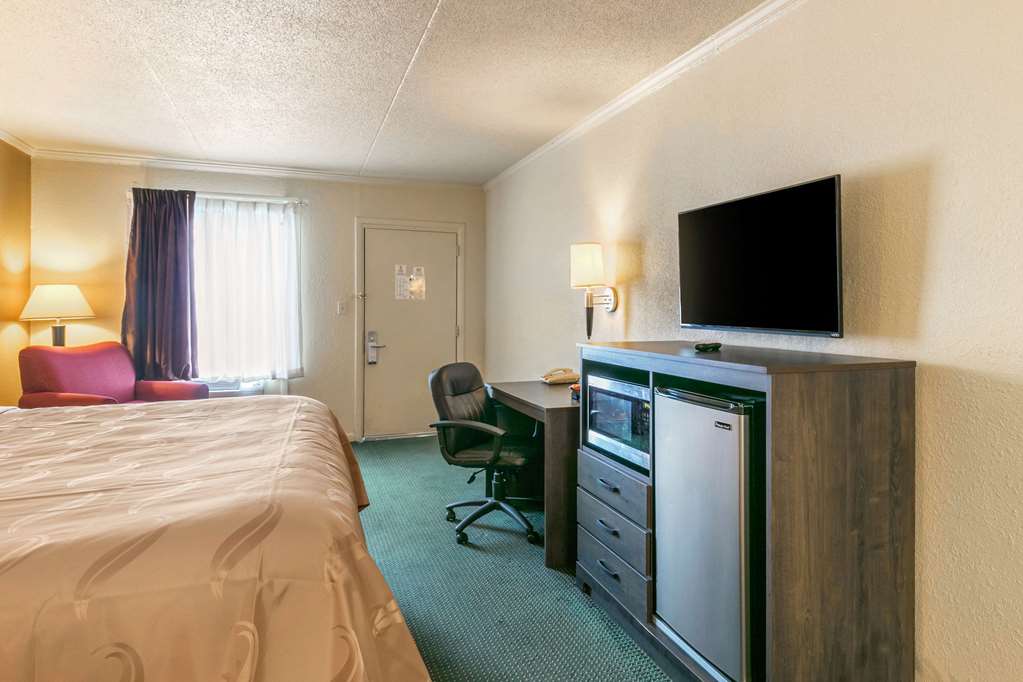 Red Roof Inn Manchester - photo 9